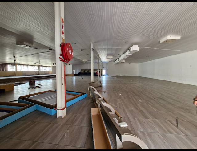 999M² WAREHOUSE TO LET IN KRAMERVILLE
